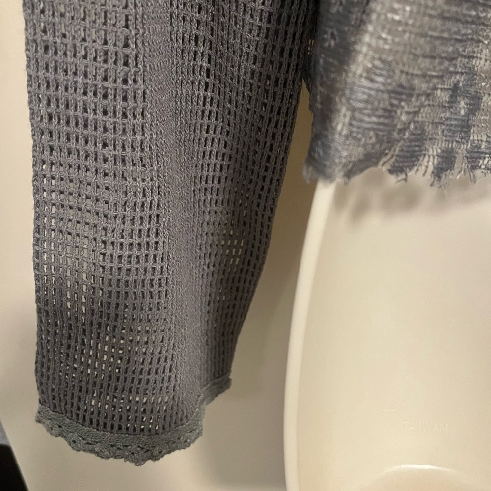 POL Iron Gray round neck lace detailed Top - Picture 6 of 7